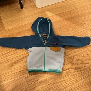 Patagonia infant Teal and Light Gray Fleece Hoodie 6-12mo